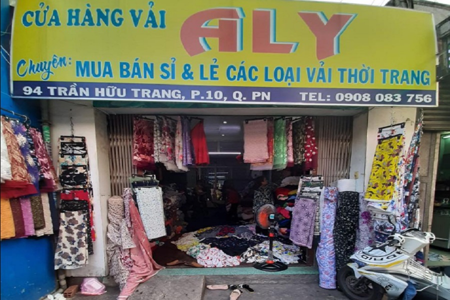 Chợ vải Trần Hữu Trang 